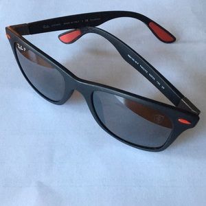 Ray Ban Wayfarer Scuderia Ferrari Collection